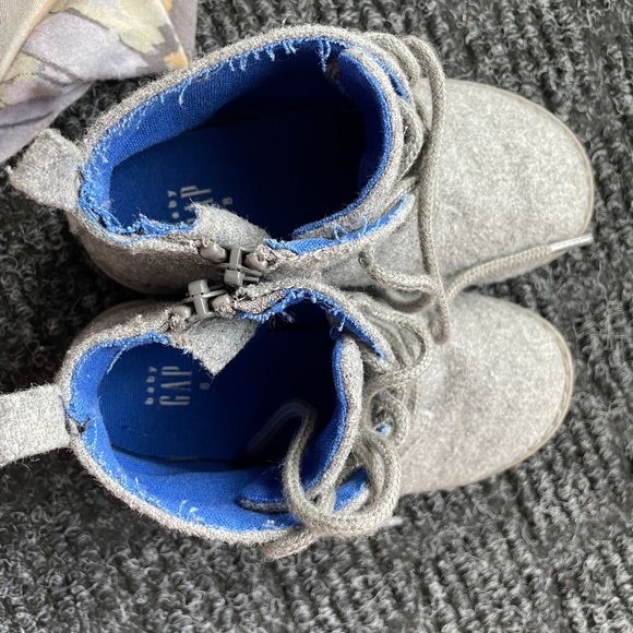 Gap dress shoes size 8T - Picture 3 of 5